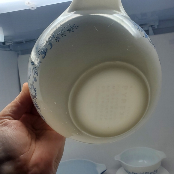 COPY - VTG Pyrex Colonial Mist 441 White Cinderella Bowl - Picture 2 of 3